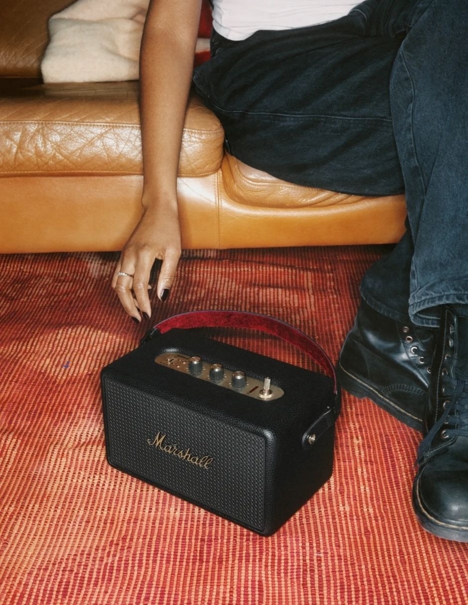 Bocina portátil Kilburn III bluetooth 12